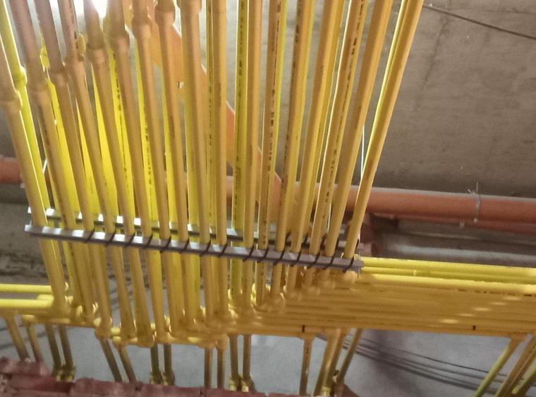 Renovación de montantes de gas en un edificio