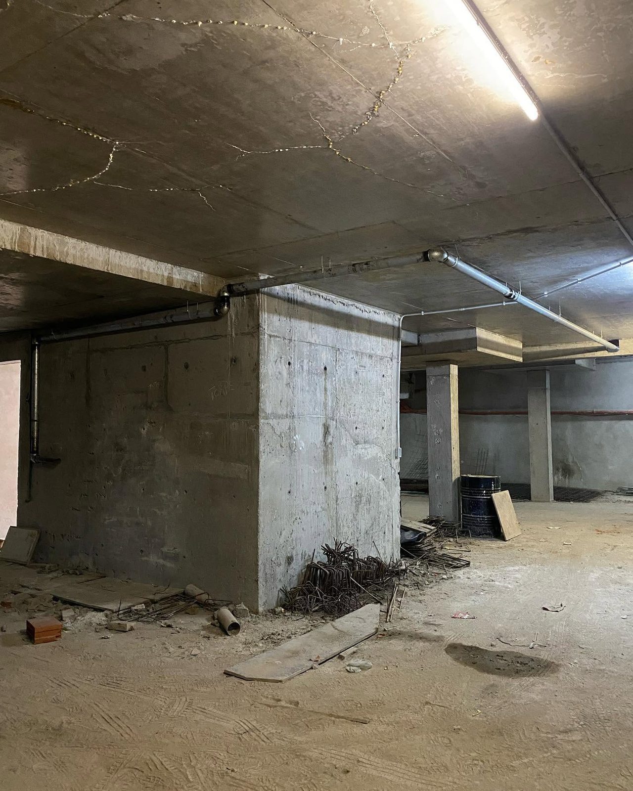 Instalación sanitaria nueva en obra de edificio
