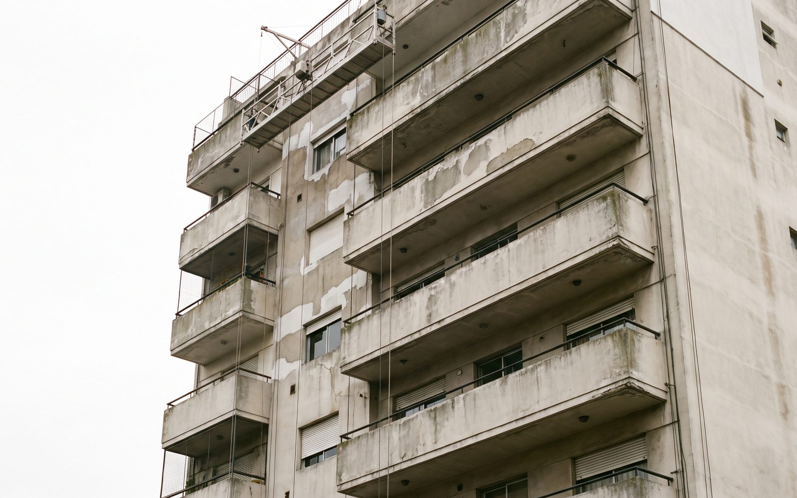 Fachada de un edificio de departamentos